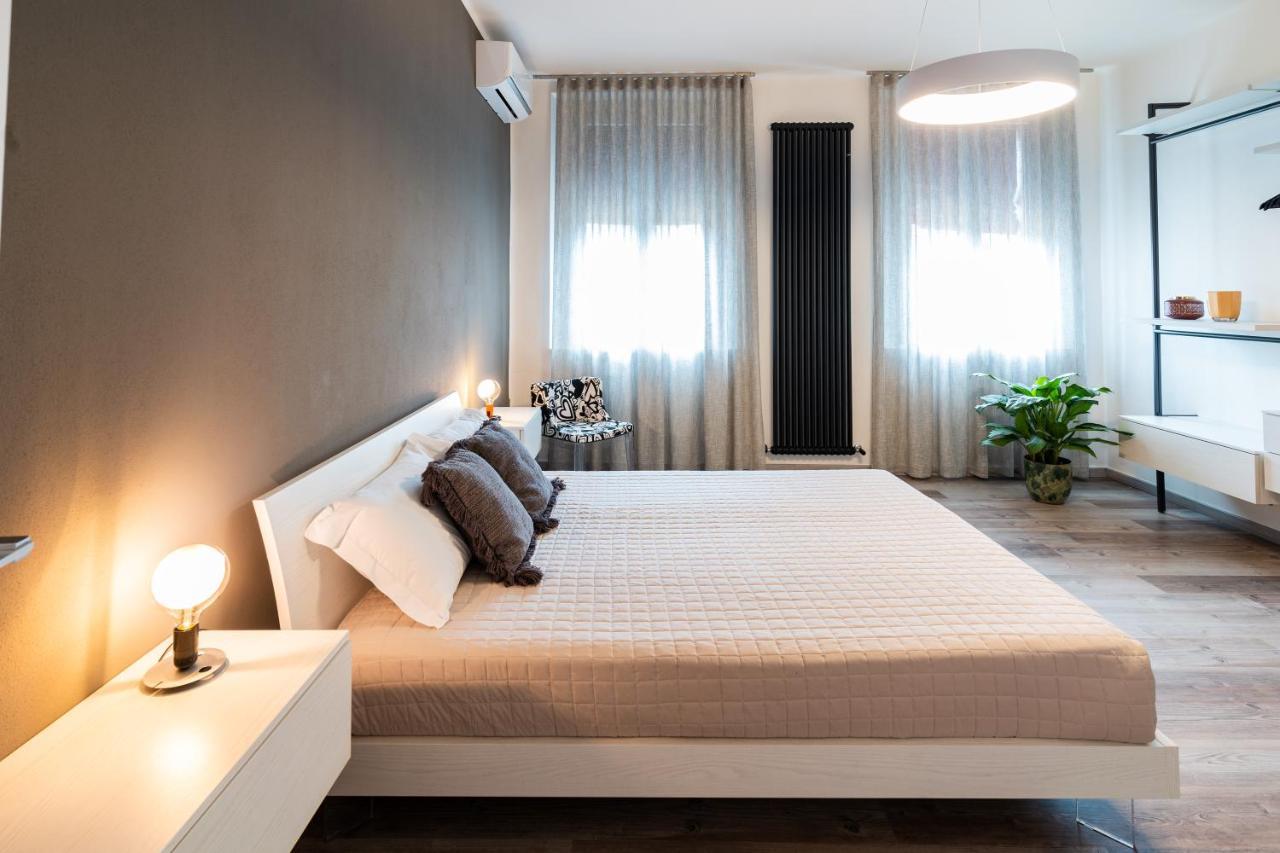 Sacrati 39 Appartement Ferrara Buitenkant foto